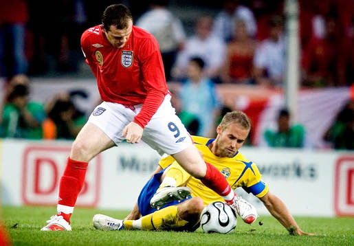 Olof Mellberg, Sverige och Wayne Rooney, England