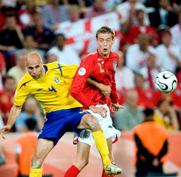 Peter Crouch, England och Teddy Lucic, Sverige