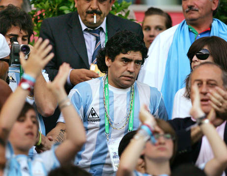 Diego Maradona, Argentina, på läktaren