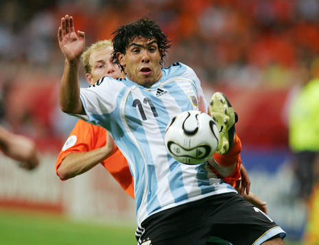 Tim de Cler, Holland och Carlos Tevez, Argentina