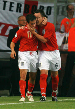 Joe Cole och John Terry, England (Jubel)