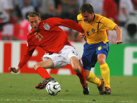 Peter Crouch, England och Tobias Linderoth, Sverige