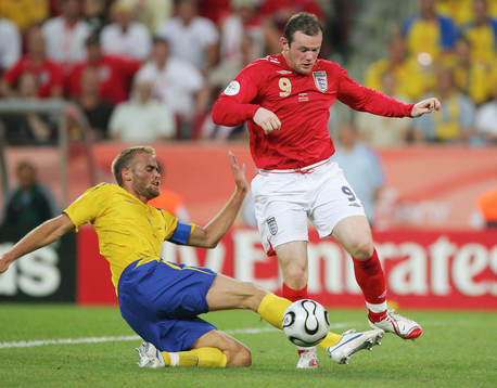 Wayne Rooney, England och Olof Mellberg, Sverige