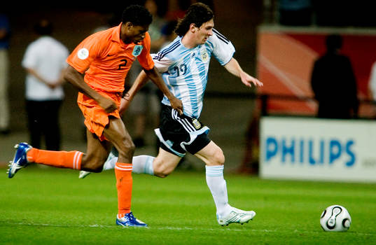 Lionel Messi, Argentina och Kew Jaliens, Holland