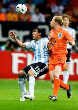 Carlos Tevez, Argentina och Tim De Cler, Holland