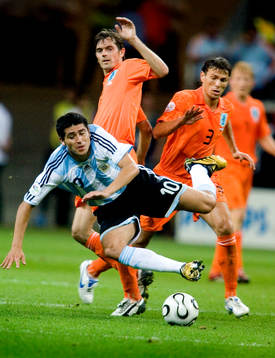 Juan Riquelme, Argentina och Philip Cocu och Khalid
