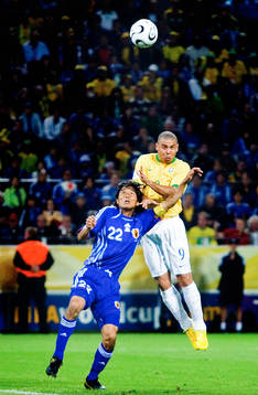 Yuji Nakazawa, Japan och Ronaldo, Brasilien