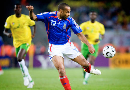 Thierry Henry, Frankrike får med sig bollen
