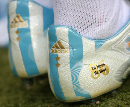 Lionel Messi, Argentina har orden "Guds Hand" på sina skor