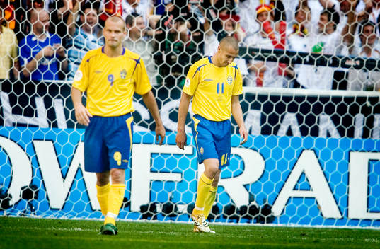 Henrik Larsson och Fredrik Ljungberg, Sverige (Depp) deppar