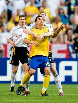 Per Mertesacker, Tyskland och Zlatan Ibrahimovic, Sverige