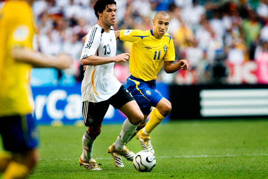 Micahel Ballack, Tyskland och Henrik Larsson, Sverige