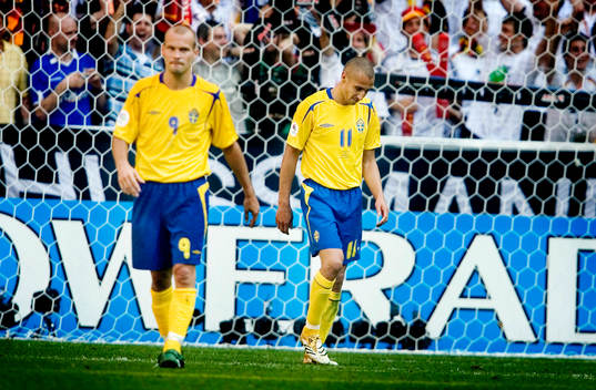 Henrik Larsson och Fredrik Ljungberg, Sverige, depp