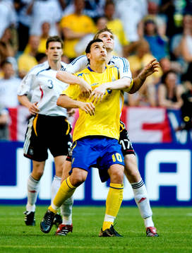 Zlatan Ibrahimovic, Sverige, bevakades hårt av Per
