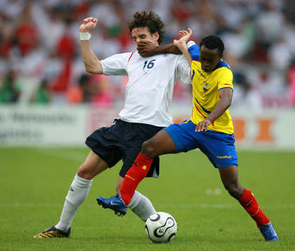 Owen Hargreaves, England och Christian Lara, Ecuador