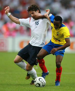 Owen Hargreaves, England och Christian Lara, Ecuador