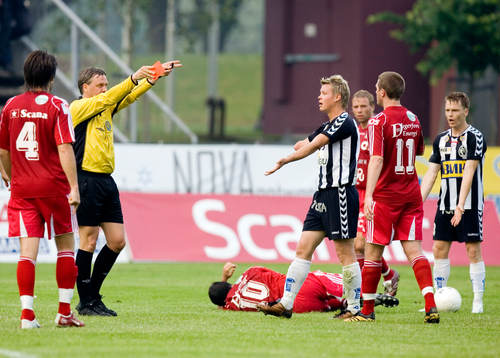Håkan Söderstjerna, Landskrona får rött kort