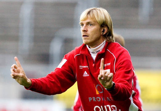 Degerfors tränare Tony Gustavsson, mycket engagerad i