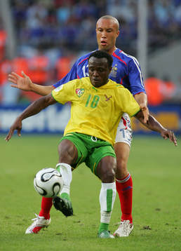 Mikael Silvestre, Frankrike och Yao Junior Senaya, Togo