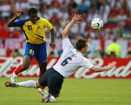 John Terry, England och Carlos Tenorio, Ecuador