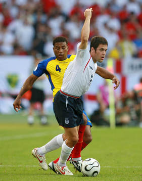 Joe Cole, England och Ulises De la Cruz, Ecuador