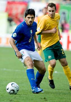 Gennaro Gattuso, Italien och Luke Wilkshire, Australien