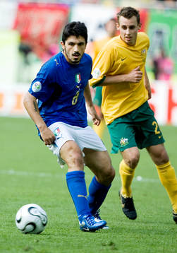 Gennaro Gattuso, Italien och Luke Wilkshire, Australien