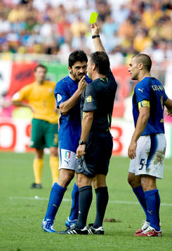 Gennaro Gattusso, Italien, varning, gult kort