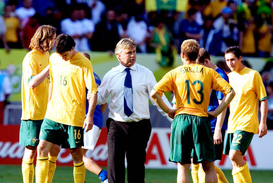 Depp i Australien, Gus Hiddink, förbundskapten Australien