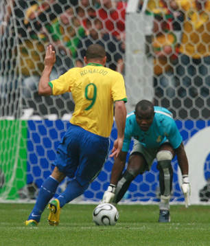 Ronaldo, Brasilien gör 1-0