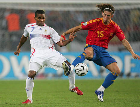 Florent Malouda, Frankrike och Sergio Ramos, Spanien