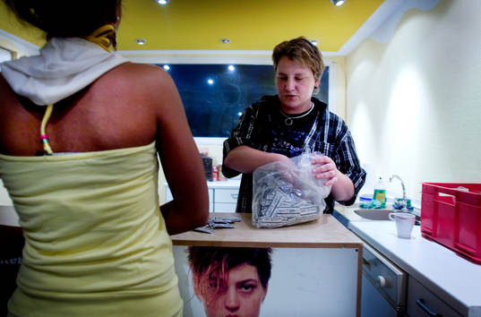 Fotboll, VM 2006, Reportage om prostitution i Dortmund. En
