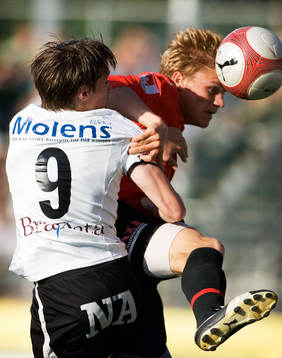 Patrik Anttonen, Örebro försöker stoppa Patrik Nilsson,
