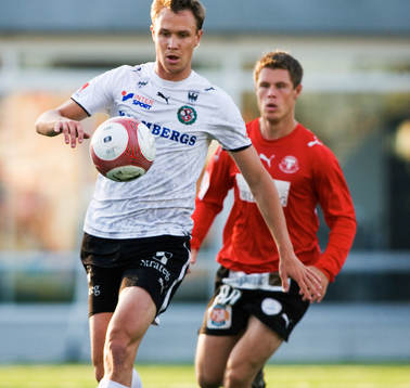 Johan Pettersson, Örebro och i bakgrunden står Dennis