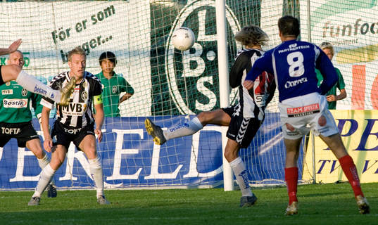 2-4, spiken i kistan, Mats Haglund, vild glädje. Jubel