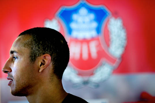 Henrik Larsson har kommit hem. Första träningspasset