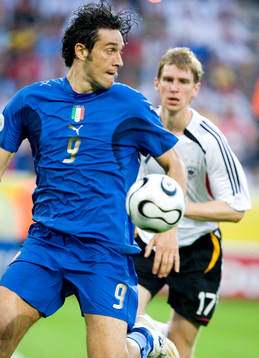 Luca Toni , Italien och Per Mertesacker, Tyskland