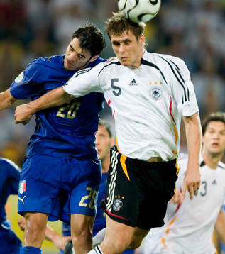Simone Perrotta, Italien, Sebastian Kehl, Tyskland i duell