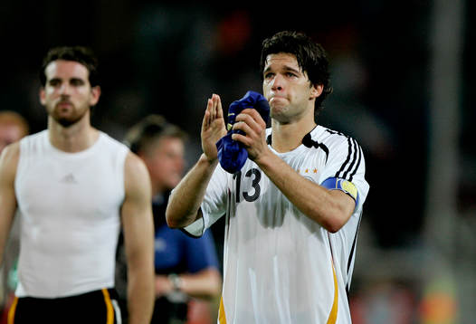Michael Ballack, Tyskland, grät