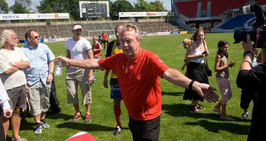 Henrik "Henke" Larsson tillbaka på Olympia. Bosse Nilsson,