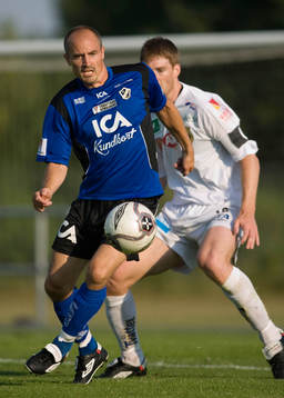 Magnus Arvidsson håller undan