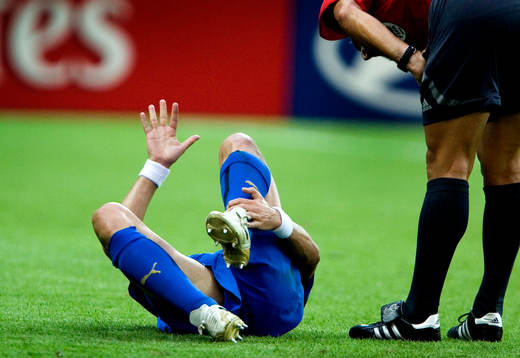 Italiens spelare, skada, filmning, frispark