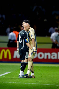Gianluigi Buffon, (målvakt)  Italien och Fabien Bartes,