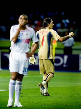Gianluigi Buffon, (målvakt)  Italien, jubel och David