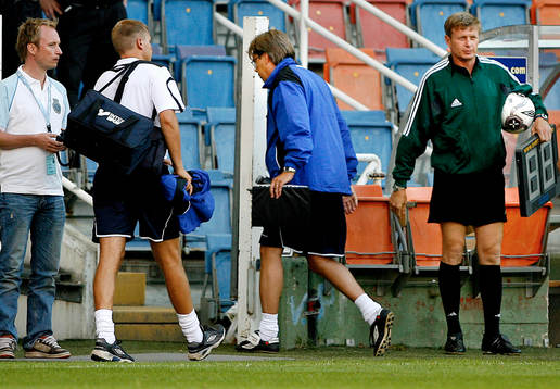Gefles tränare Per Olsson smiter ut snabbt