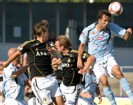 Nye mittbacken Gabriel Limera nickar undan för AIK:are