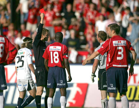 Rött kort och utvisning för Dick Last, målvakt, Örgryte