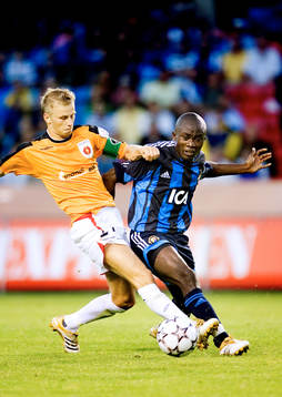 Marek Sapara, Ruzomberok och Jones Kusi Asare, Djurgården
