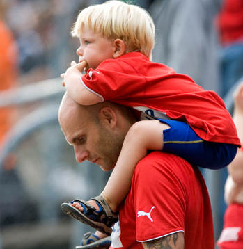 Peter Christiansen med son