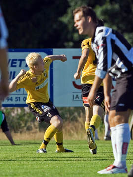1-1,  Mattias Adelstam har kvitterat och jublar